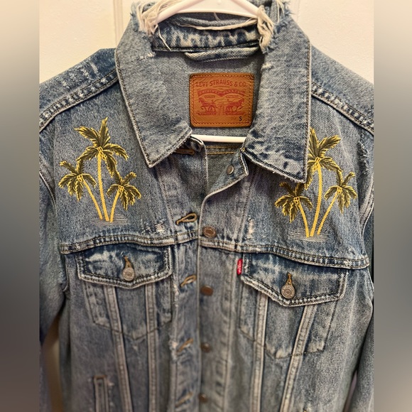 Levi's Denim Trucker Embroidered Jacket - Picture 6 of 6